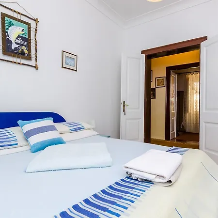 Ivana Appartement *